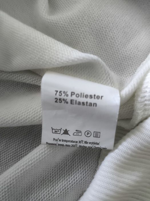 Biala bluza damska z kapturem
