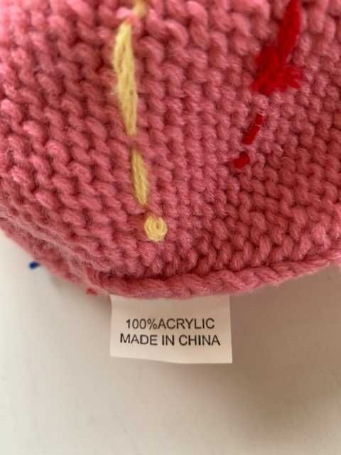 Шапка женская тёплая Neff из коллекции Cream - пирожное, донат, кекс