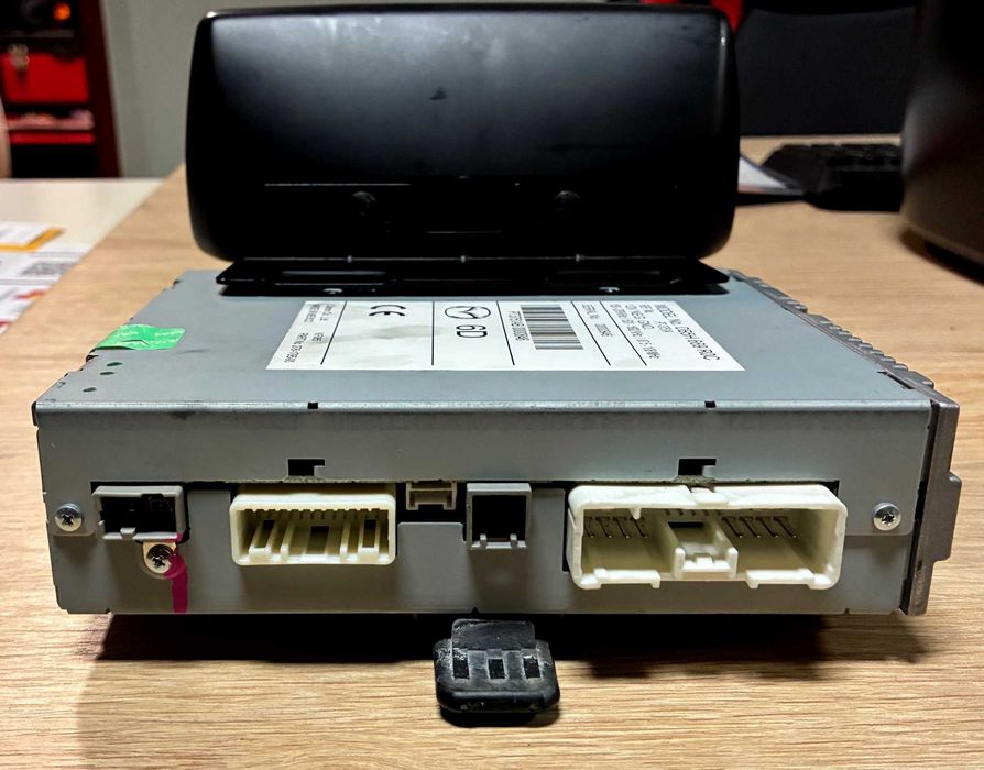 Fabryczne radio Mazda 2 2016 stan idealny DB5H669R0C