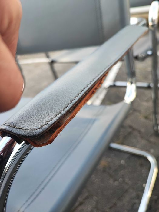 Krzesła w stylu Bauhaus .