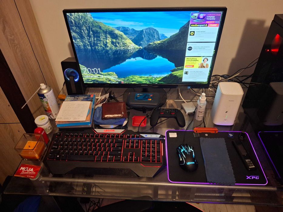 Sprzedam komputer z monitorem PHILIPS 27, klawiaturą, myszką i głośn.