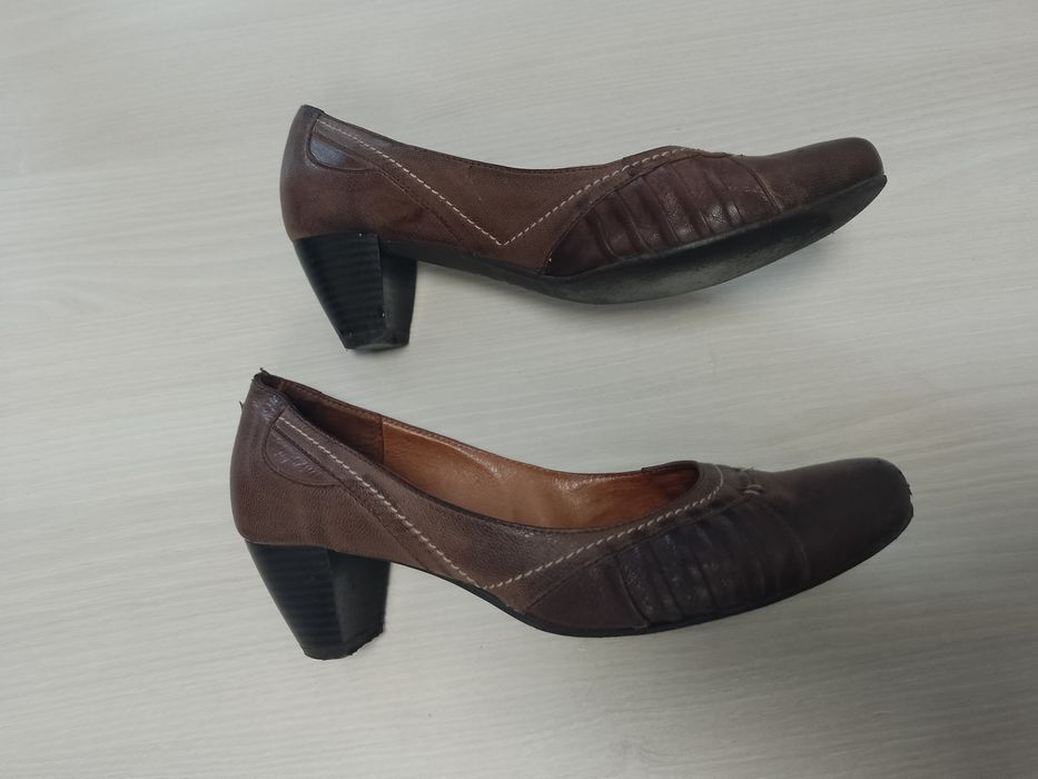 Sprzedam damskie buty rozmiar 38.