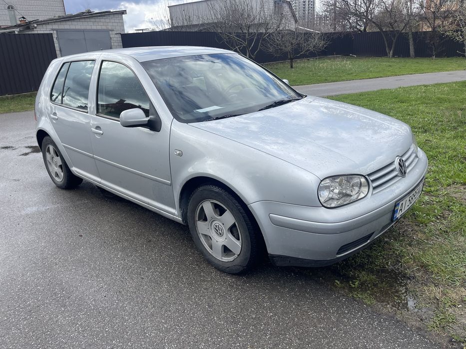 Volkswagen Golf 4 1.6 бензин 2001