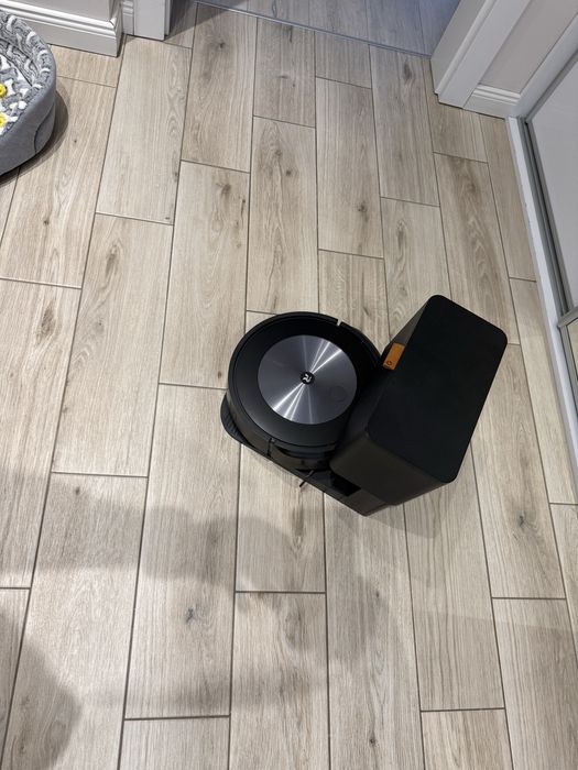 IRobot Roomba J7+ Stacja Clean Base