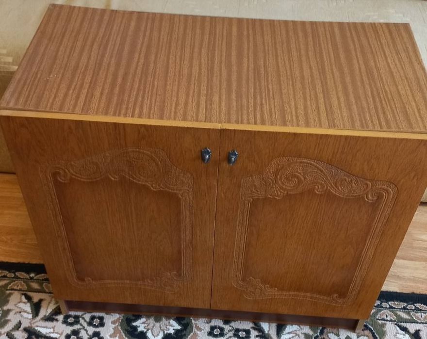 Шафи, тумбочки, комод