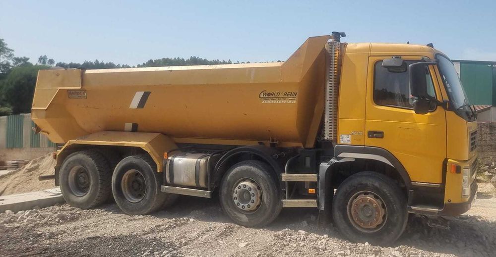 Camião Basculante Volvo 4 eixos
