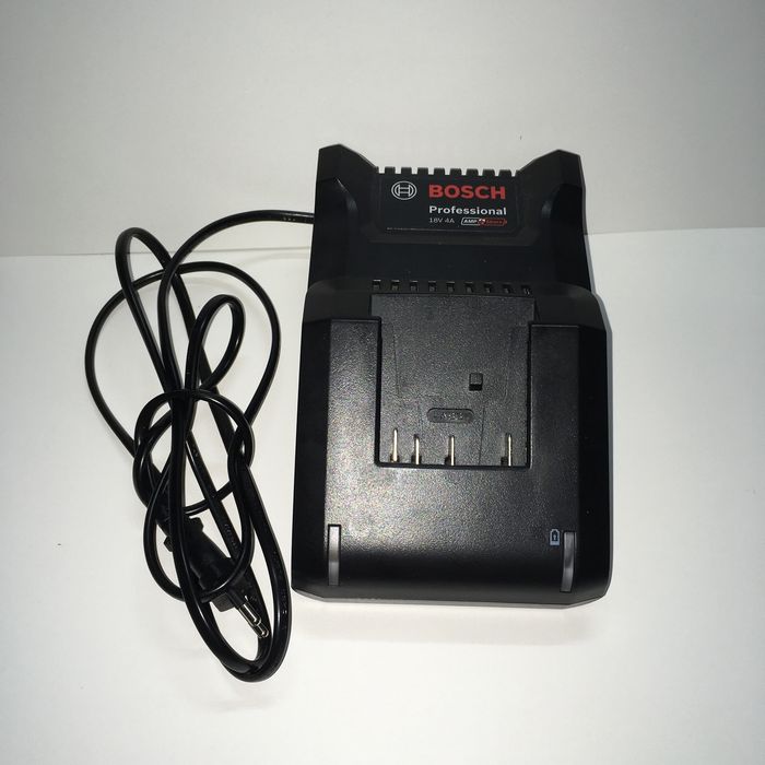 Carregador Bosch profissional 18V 4A