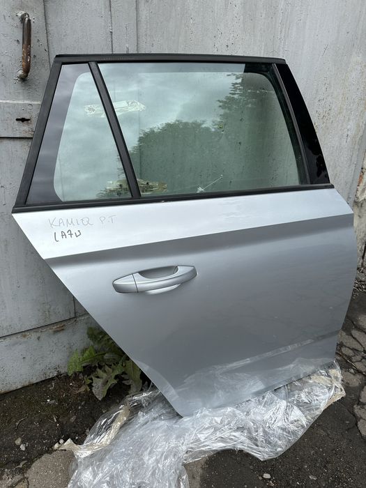 Skoda Kamiq дверка задня права