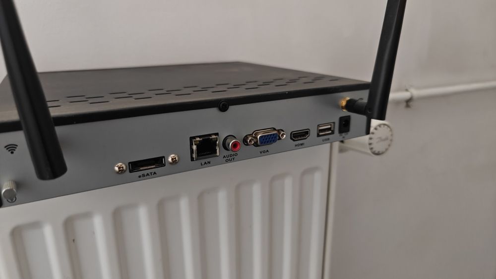 Rejestrator Reolink + 4 kamery WiFi