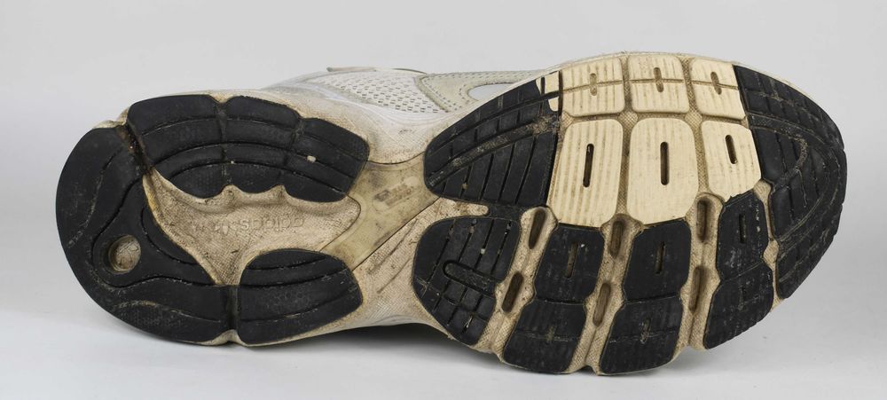 Używane buty Adidas Astir HP9039 roz. 38 2/3