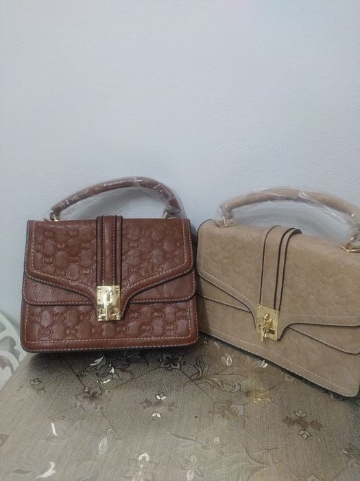 Śliczne Nowe torebki w 4 kolorach; czerwona, czarna, beż i Carmel