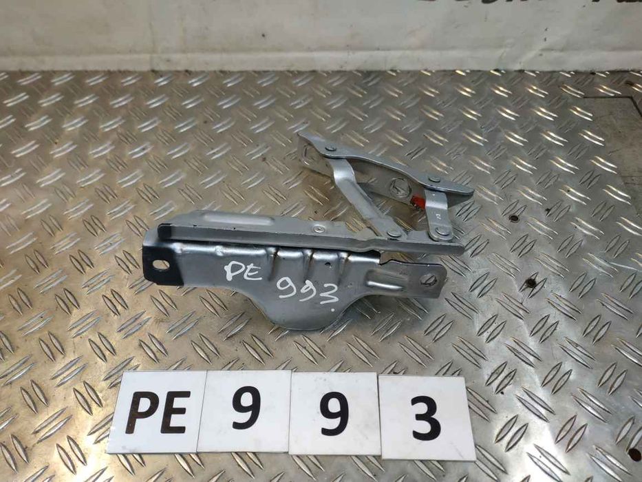 Tesla Model S 12-16 петля капота R з кронштейном PE0993 600673700E