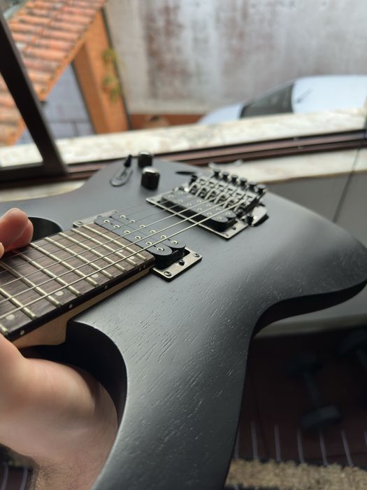 Guitarra Ibanez S520-WK + Estojo