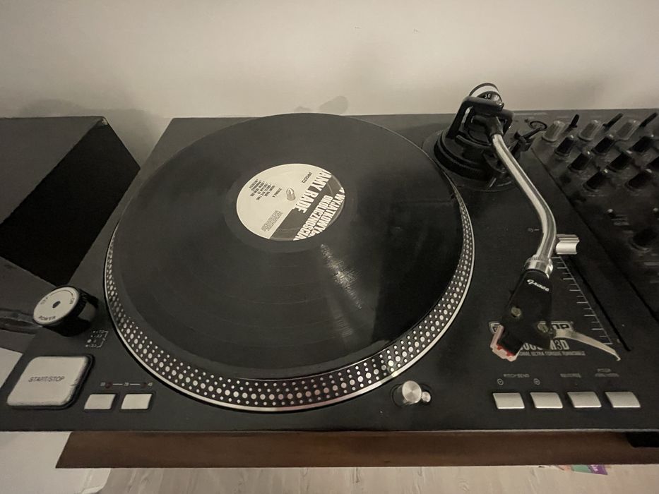 zestaw audio, gramofon reloop, mixer wzmacniacz
