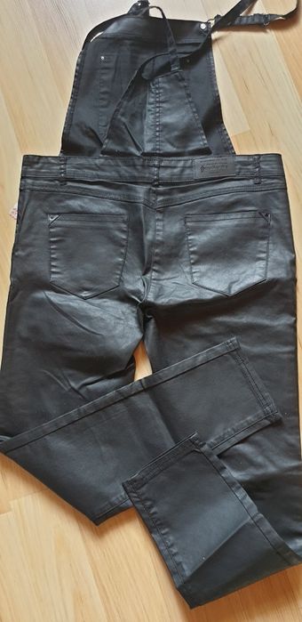 Spodnie ogrodniczki woskowane roz.42 Stradivarius nowe czarne