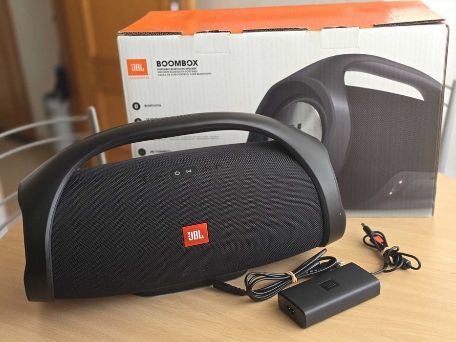 Coluna de som JBL BOOMBOX One em excelente estado