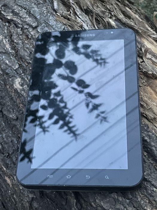 Продам планшет Samsung GT-P1000 на запчастини або відновлення