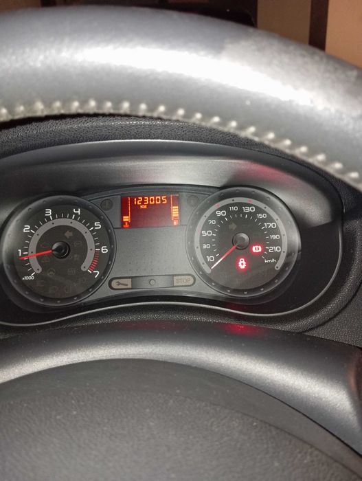 Carro Renault R-Clio Ano 2006