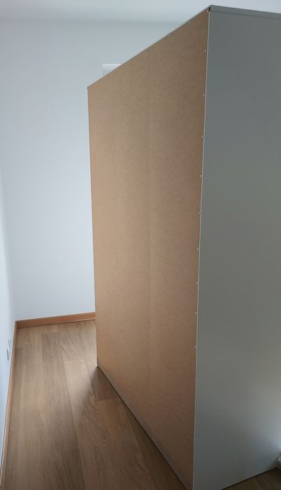 Roupeiro IKEA BRIMNES de 3 portas