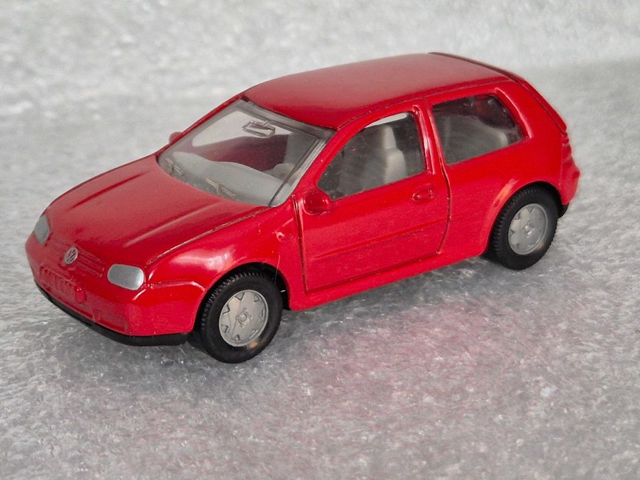 -- > Model Siku - VW Golf ! ! !