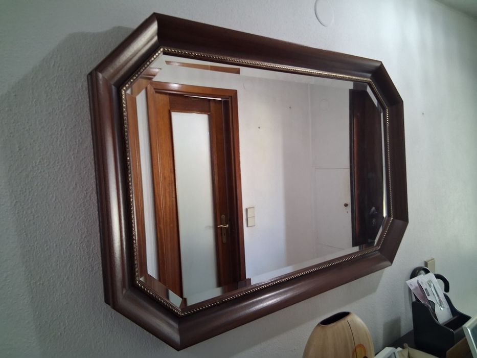 Espelho decorativo em madeira