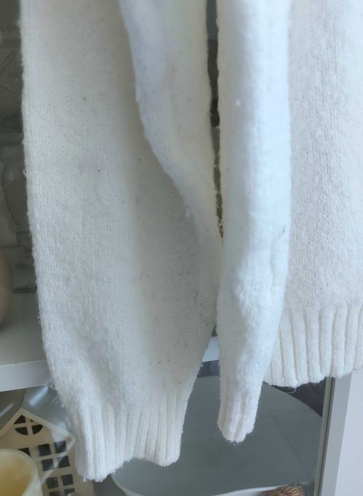 RESERVED Sweterek zimowy z dzwoneczkami biały czerwony roz. 134