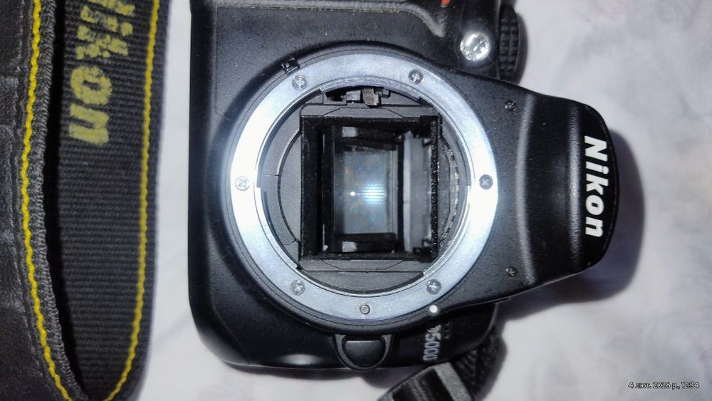 Фотоапарат Nikon D5000