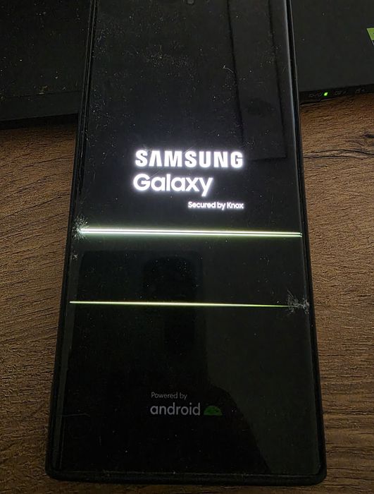 SAMSUNG  S22 ultra uszkodzony oprócz ekranu wszystko działa cacy