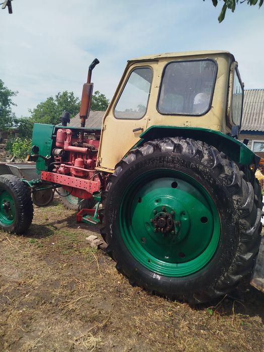 Трактор ЮМЗ 6 в хорошому стані