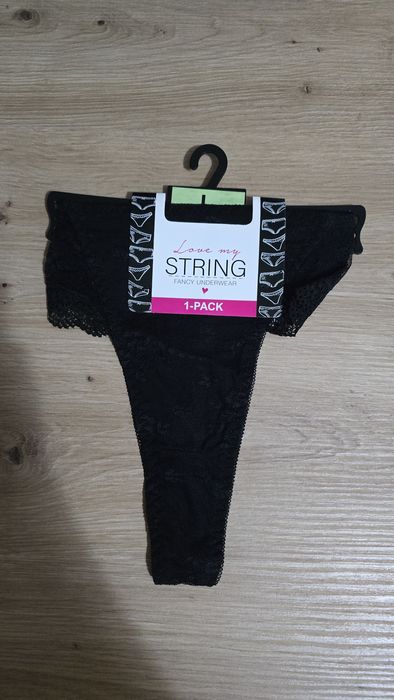 Nowe stringi damskie L