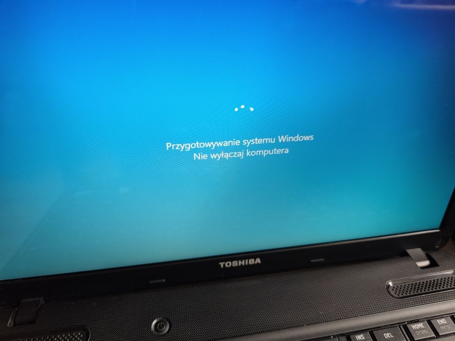 Toshiba Satellite C 660-1 X 8