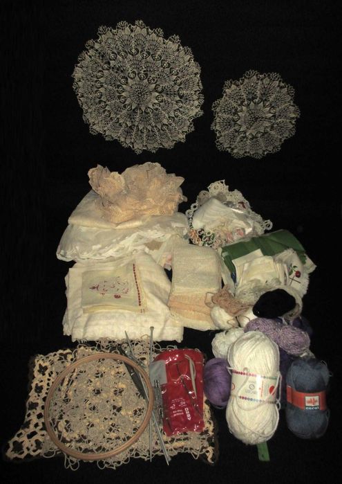 Conjunto de Naperons Rendas Toalhas e Acessórios