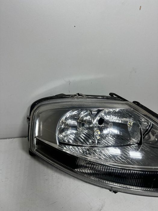lampa przednia lampy przód prawa lewa Citroen C3  cana za 1st