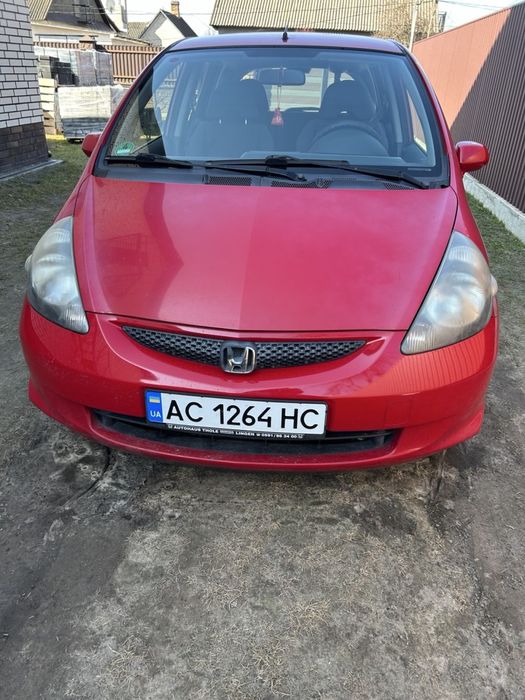 продаю машину Honda Jazz
