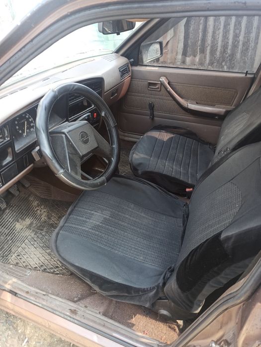 Продам Опель аскона