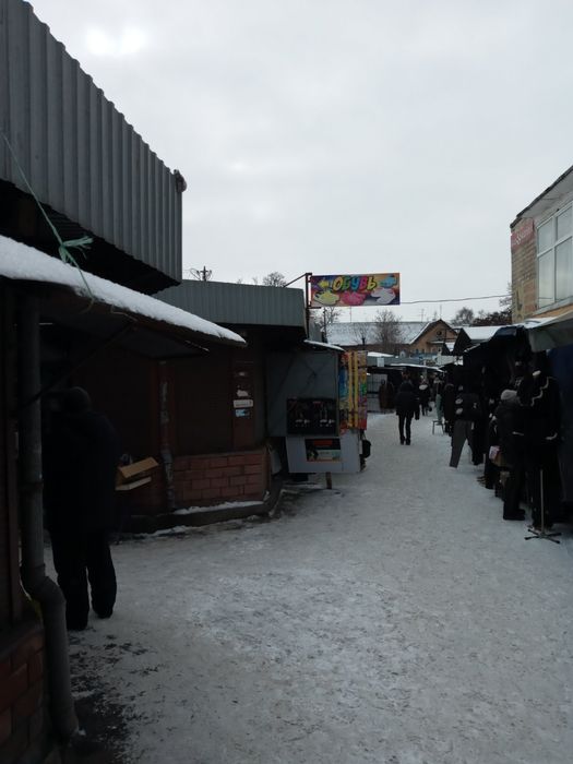 Аренда роллет ЦКР,напротив магазина "Рушничок",центральный проход.