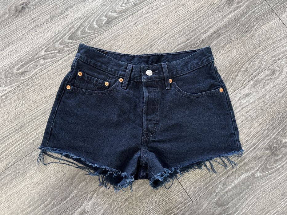 Krótkie spodenki jeansowe szorty Levis  Model 501  Rozmiar W26 XS