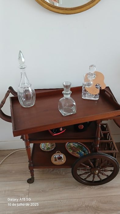 Carrinho de Chá em madeira com 2 tabuleiros