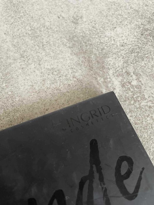 Paleta do cieni paletka ingrid nude