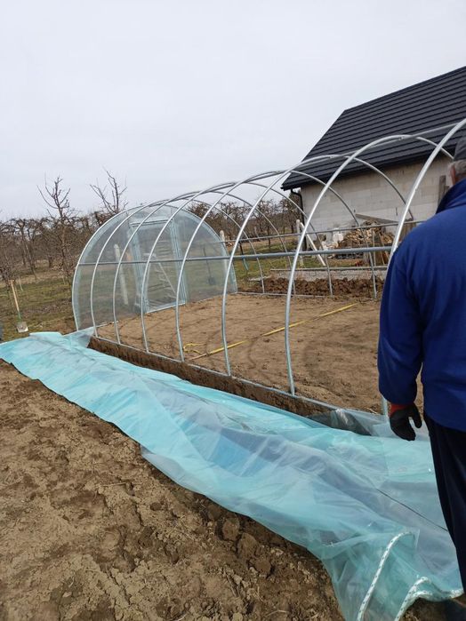 Tunel foliowy konstrukcja szklarnia ogrodowa