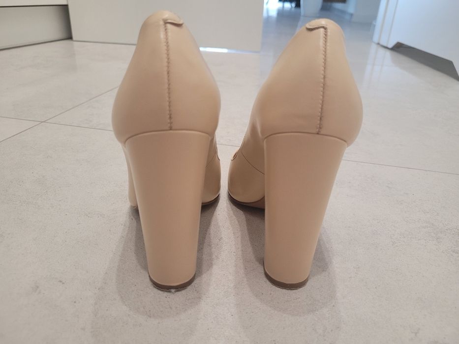Czółenka półbuty Kazar 37,5 nude