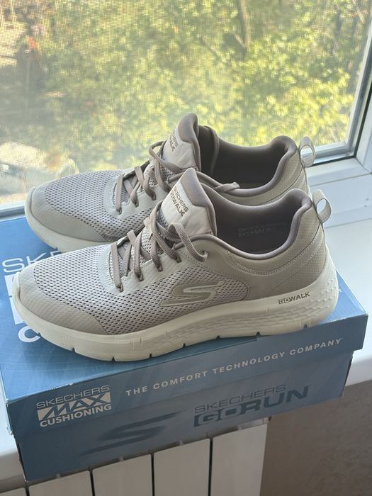 Кроссовки  skechers