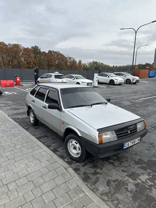 Продам ваз 2109 в хорошем состояние