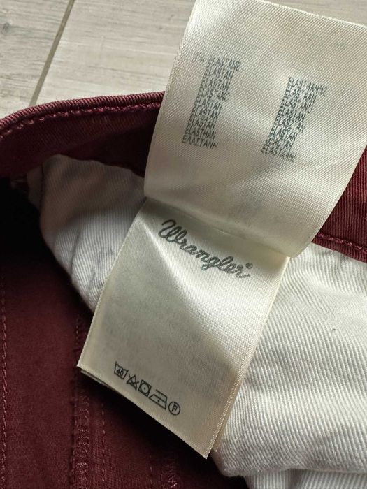 Spodnie męskie chino Wrangler W31 L32 bordowe