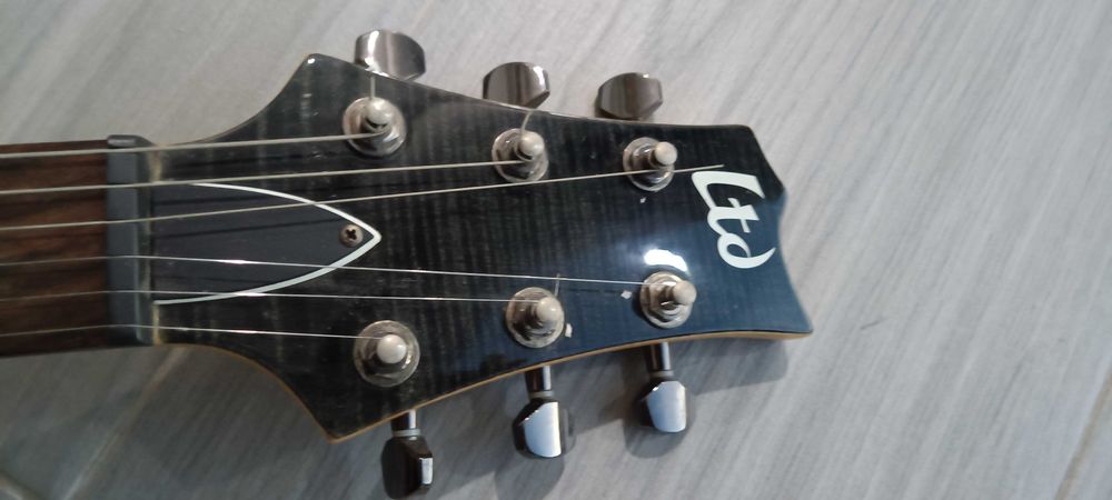 ESP LTD MH-101 Black Flamed Maple c/ Pickups Entwistle