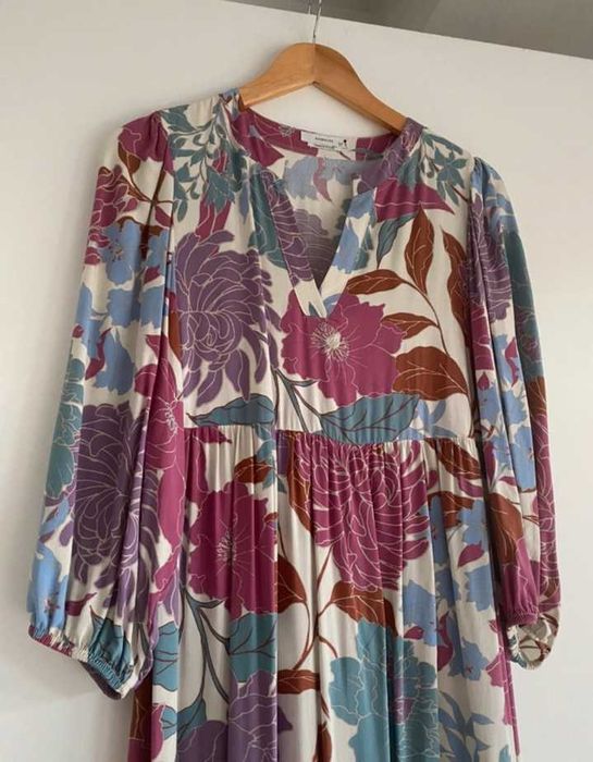 długa maxi oversize kolorowa sukienka w kwiaty Boho