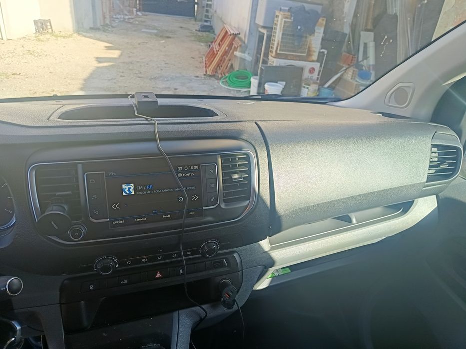 Pegouet expert  camioneta