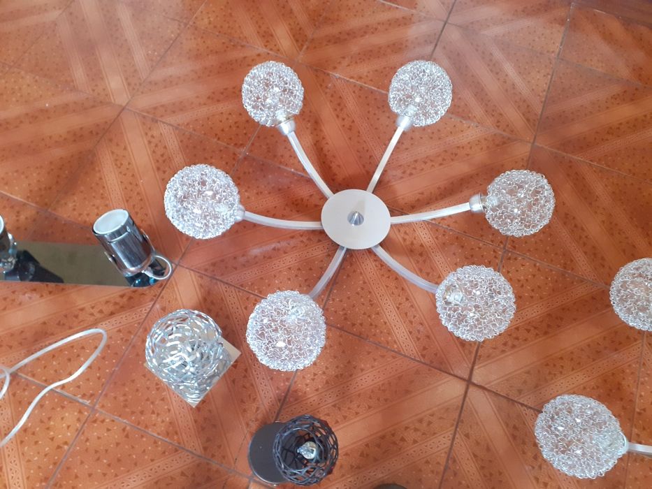 Candeeiros como novos