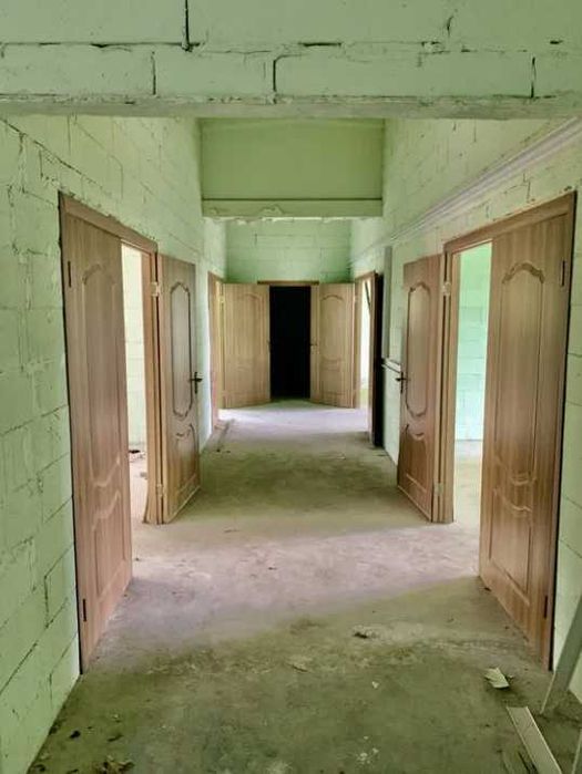 Продаж виробничого приміщення 1700м2, метро Лівобережна.