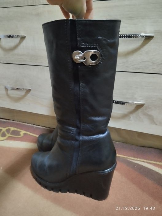 Шкіряні сапожки чобітки